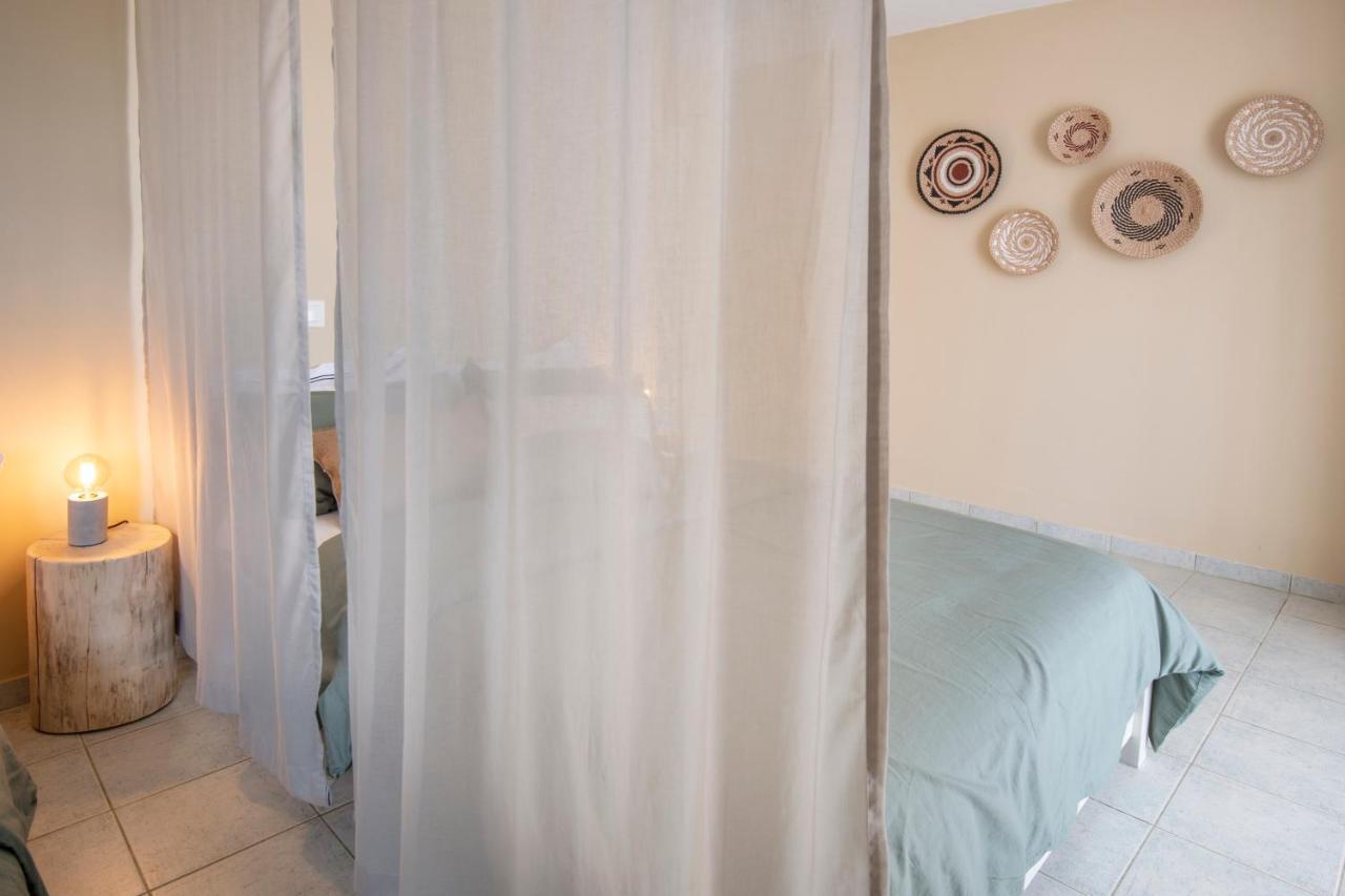 Puerto Seaside Rooms Akhladherí Rum bild